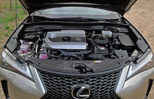 Test: Lexus UX 250h F Sport - istotny, choć prawie niezauważalny lifting