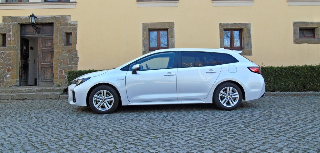 TEST: Suzuki Swace - udany efekt porozumienia dwóch marek
