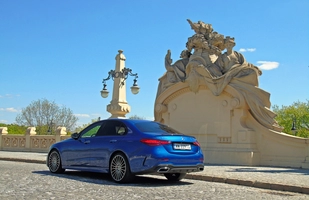 TEST: Mercedes Klasy C 300d - aspiracje do arystokracji