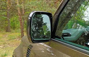 TEST: Nowy Land Rover Defender 130 D300 - ile cech poprzednika zachował?