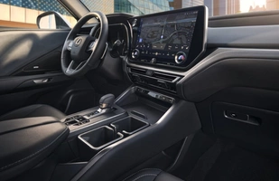 Lexus TX. Pierwszy model o tej nazwie