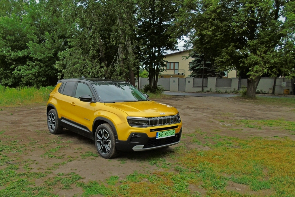 TEST: Jeep Avenger - sprawdziliśmy wersję elektryczną i spalinową