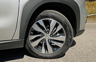 Test: Suzuki S-Cross - hybryda, automat i napęd na przód