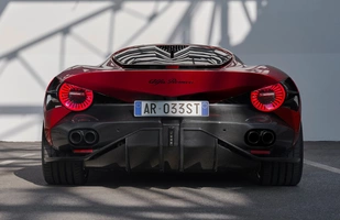 Alfa Romeo 33 Stradale. Limitowane superauto