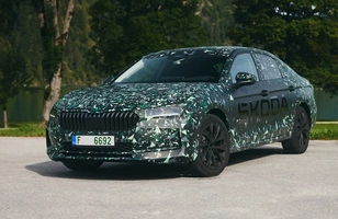 Nowa Skoda Superb również jako liftback