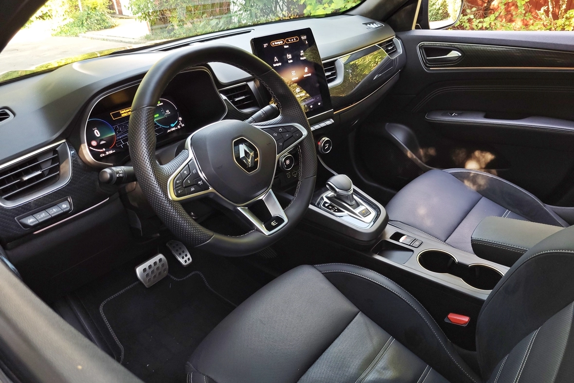 Test: Renault Arkana E-Tech - ucząc się od najlepszych