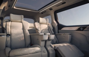 Volvo EM90. Bliźniaczy model Zeekr 009