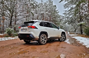 Test: Suzuki Across - znana hybryda w odmiennym wydaniu