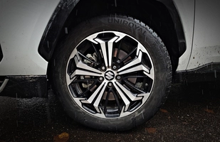 Test: Suzuki Across - znana hybryda w odmiennym wydaniu