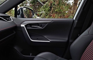 Test: Suzuki Across - znana hybryda w odmiennym wydaniu