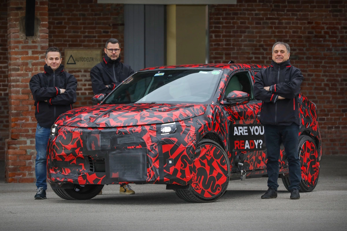 Alfa Romeo Milano na ostatniej prostej