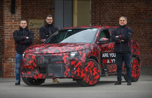 Alfa Romeo Milano na ostatniej prostej