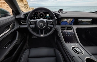 Porsche Taycan po liftingu. Mocniejsze i z większym zasięgiem