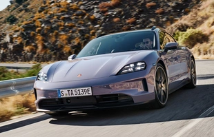 Porsche Taycan po liftingu. Mocniejsze i z większym zasięgiem