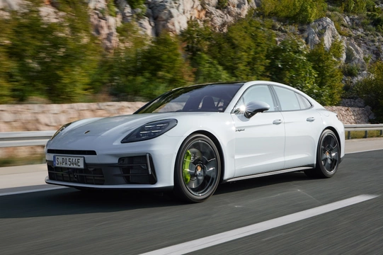 Porsche Panamera E-Hybrid. Nowe hybrydy plug-in