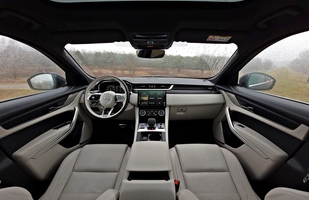 Jaguar F-Pace P250 SE – wystarczająco drapieżny?