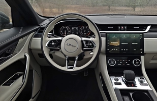 Jaguar F-Pace P250 SE – wystarczająco drapieżny?