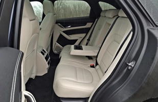 Jaguar F-Pace P250 SE – wystarczająco drapieżny?