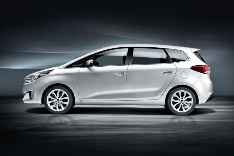 Nowa Kia Carens