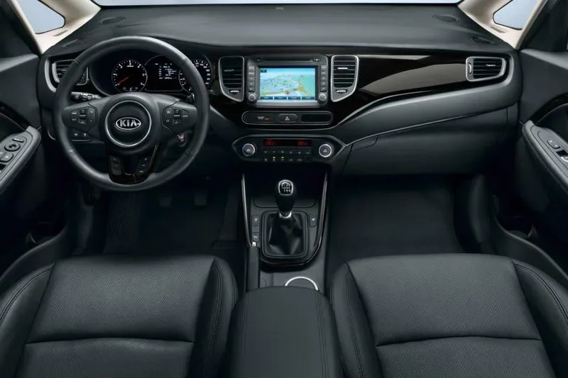 Nowa Kia Carens
