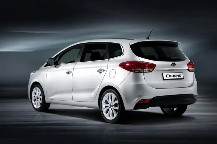 Nowa Kia Carens