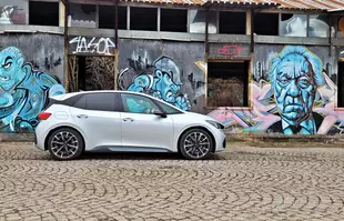 Cupra Born 58 kWh 231 KM – sportowy elektryczny hatchback