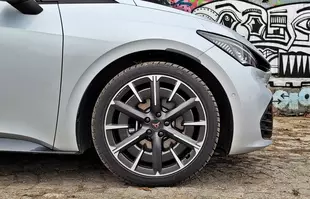 Cupra Born 58 kWh 231 KM – sportowy elektryczny hatchback