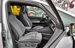 Cupra Born 58 kWh 231 KM – sportowy elektryczny hatchback