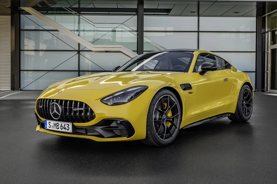 Mercedes-AMG GT 43 Coupe z dwulitrowym silnikiem