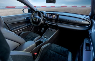 Abarth 600e na pierwszych zdjęciach