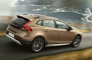 Volvo V40 Cross Country. Prawie terenowe — zdjęcie 2