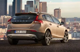 Volvo V40 Cross Country. Prawie terenowe — zdjęcie 4