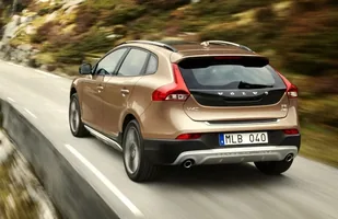 Volvo V40 Cross Country. Prawie terenowe — zdjęcie 12