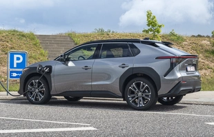 Toyota bZ4X po modernizacji. Polskie ceny