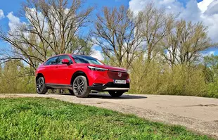 Honda HR-V e:HEV – udany przykład pójścia na przekór