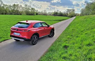 Honda HR-V e:HEV – udany przykład pójścia na przekór