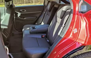 Honda HR-V e:HEV – udany przykład pójścia na przekór