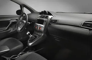 Toyota Verso po liftingu — zdjęcie 2