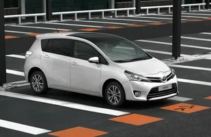 Toyota Verso po liftingu — zdjęcie 3