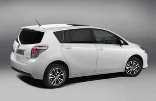 Toyota Verso po liftingu — zdjęcie 7