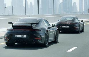Porsche 911 z napędem hybrydowym nadjeżdża