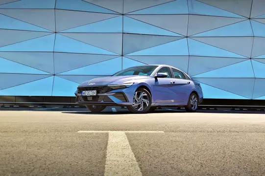 Hyundai Elantra 2024 Executive CVT – samochód bezkonkurencyjny?