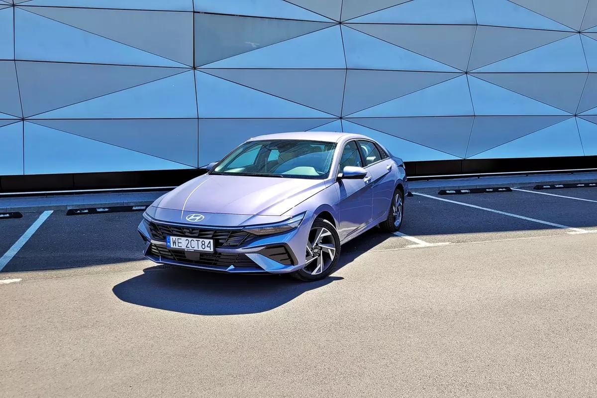 Hyundai Elantra 2024 Executive CVT – samochód bezkonkurencyjny?