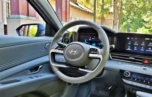 Hyundai Elantra 2024 Executive CVT – samochód bezkonkurencyjny?