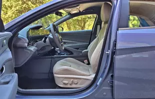 Hyundai Elantra 2024 Executive CVT – samochód bezkonkurencyjny?