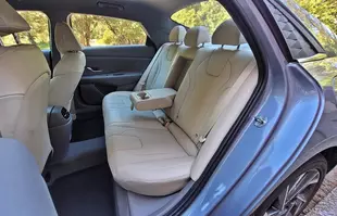 Hyundai Elantra 2024 Executive CVT – samochód bezkonkurencyjny?