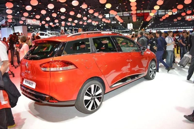 Renault Clio Estate w Paryżu