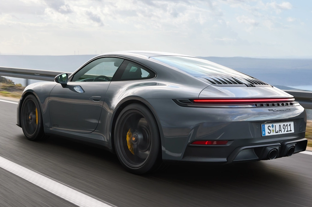 Porsche 911 po modernizacji. Nowością napęd T-Hybrid