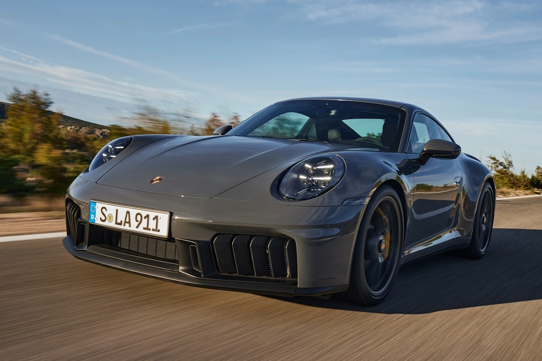 Porsche 911 po modernizacji. Nowością napęd T-Hybrid