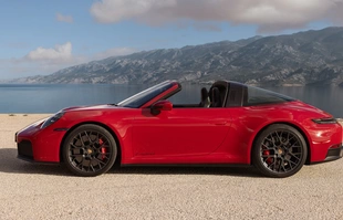 Porsche 911 po modernizacji. Nowością napęd T-Hybrid